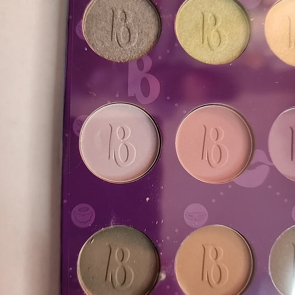 Set of 2 Bratz Eyeshadow Palette Shimmer Matte 24 Color with Mirror Taste Beauty